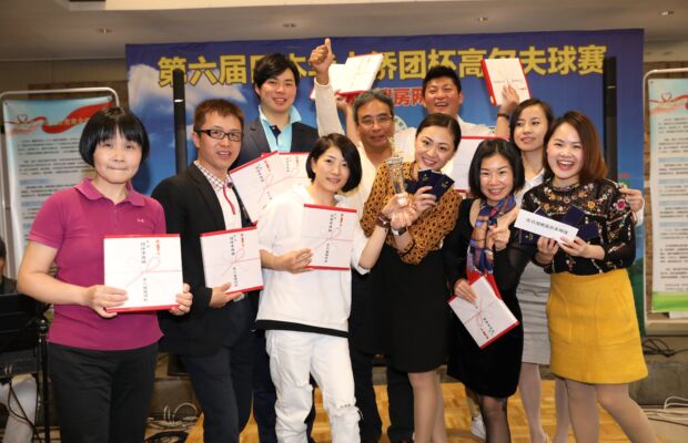 在日湖南高尔夫球队获得B组团队净杆亚军
