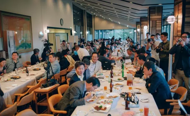 成绩表彰仪式与庆功晚宴现场